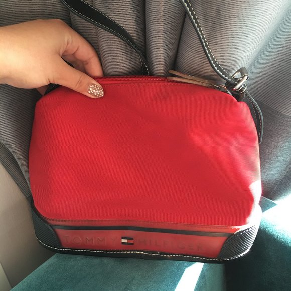 00s Tommy Hilfiger Red Purse/Baguette Bag - Picture 9 of 15